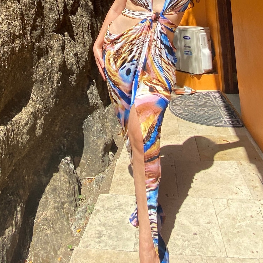 Dress - Picture 6 of 8